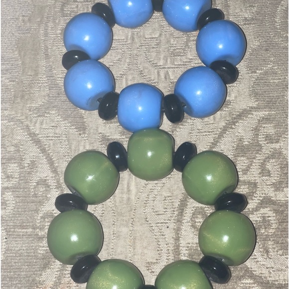 2 Bracelets - Picture 3 of 4